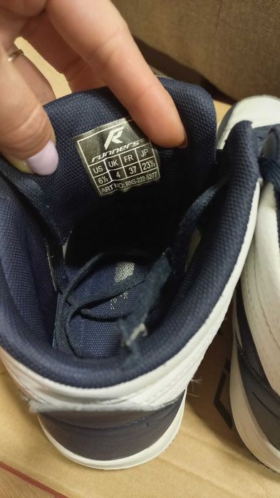 Продавам високи маратонки Runners