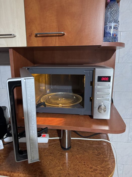 Cuptor Microunde M