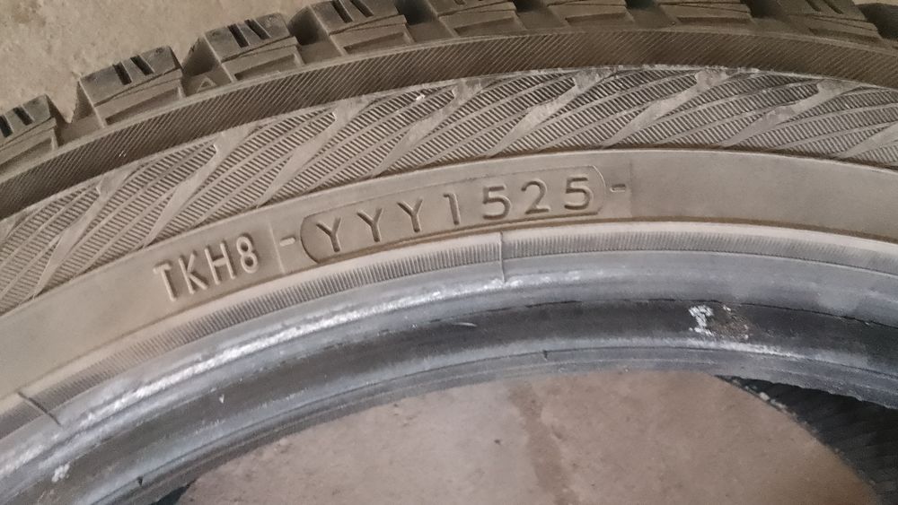 Продам зимние шины комплект с шипами!!!