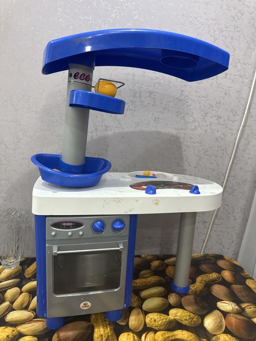 Продам игрушку кухня