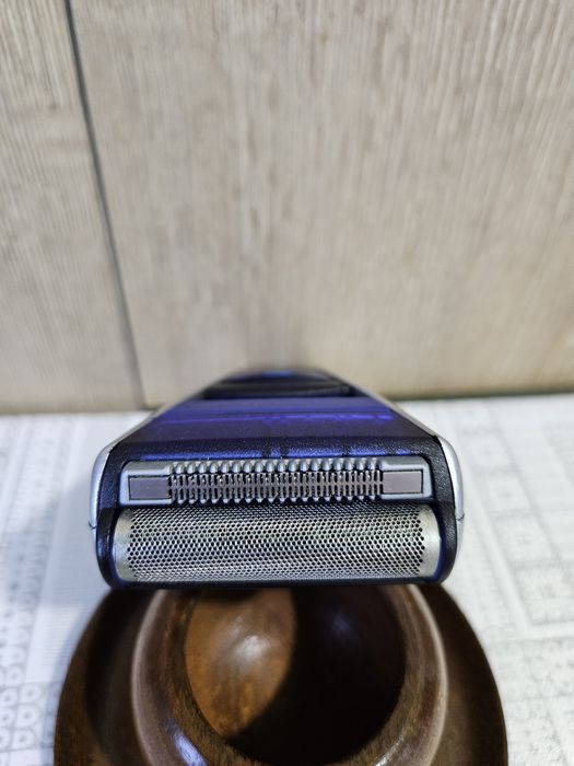 Mașină de bărbierit Braun 3773 ( la priza si acumulator)