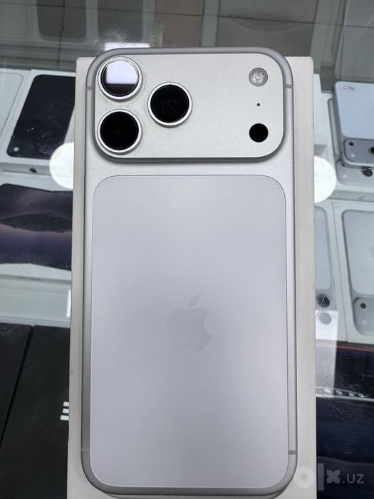 iPhone 17 Max Silver. 1Tb 100% 142 цикл