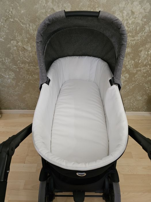 Количка Peg perego Futura 3 в 1 + ISOFIX база