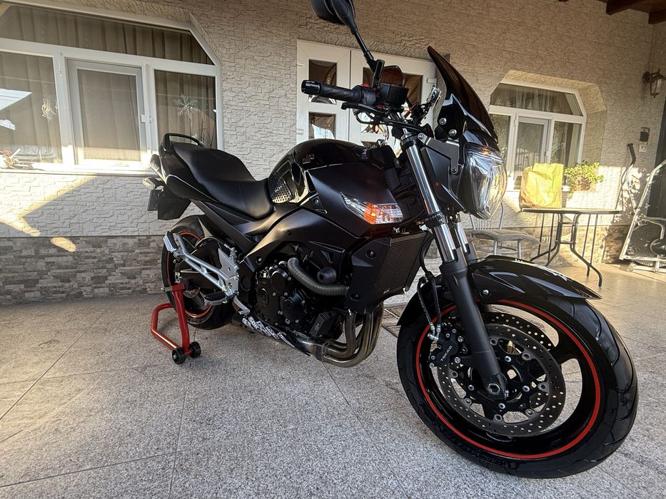 Suzuki GSR600 A2