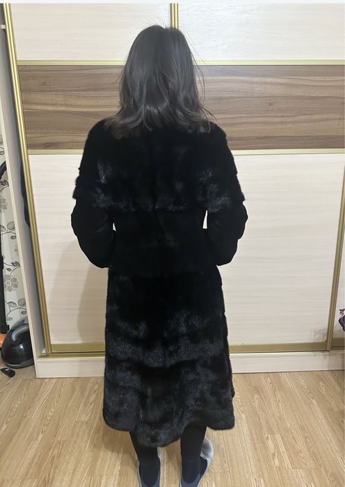 Шуба норковая черного цвета