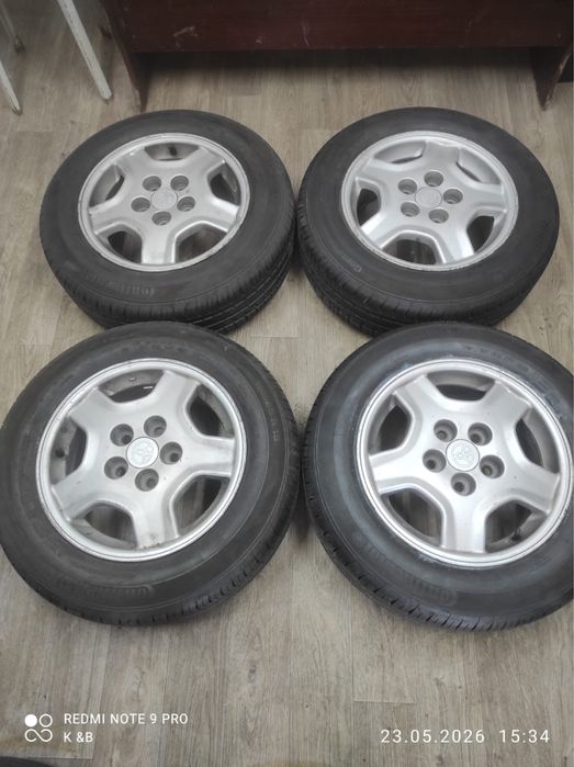 Диски с резиной Тойота R15
