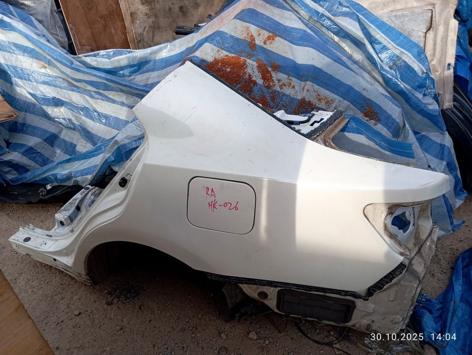 Задняя крыло Toyota Camry 50