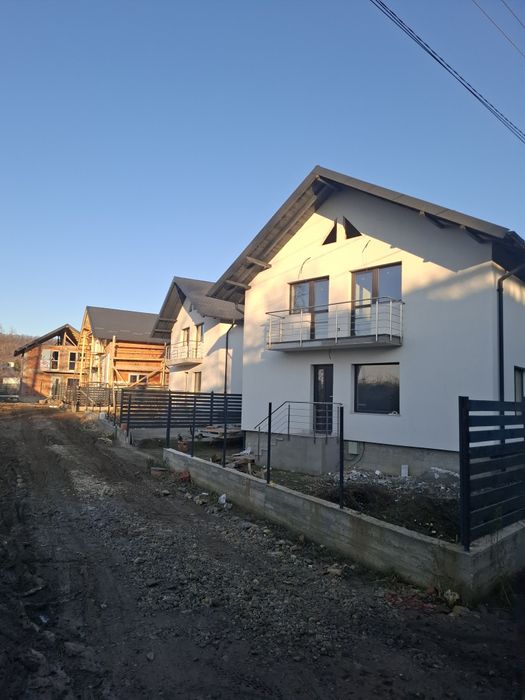 Vand Case Ștefănești zona LIDL 120.000 €