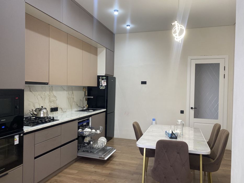 Продам 3-комнатную квартиру, 105 км!