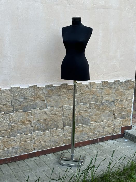 Manechin rochie de mireasă stare impecabilă ca nou