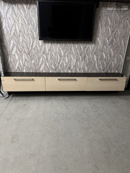 Продам полки под телевизор