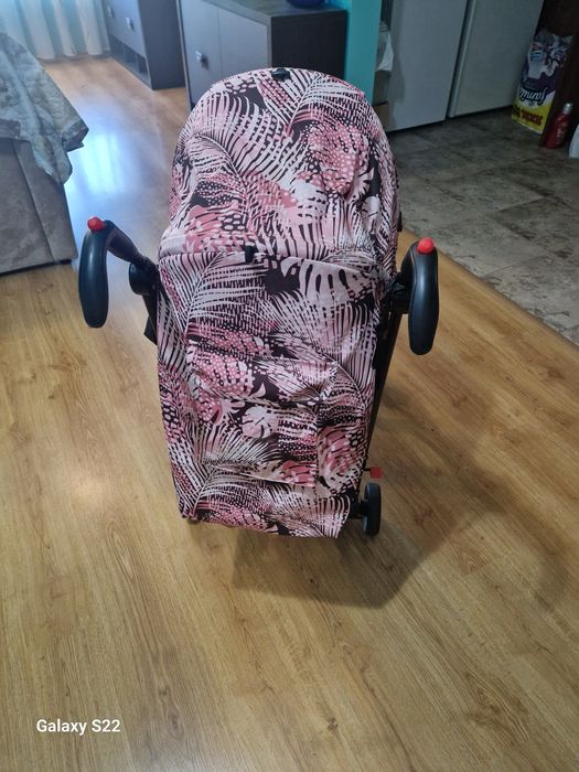 Продавам лятна количка