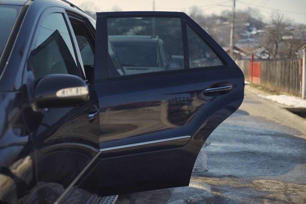 Usa stanga drrapta fata spate Mercedes ML W164 capota bara far stop