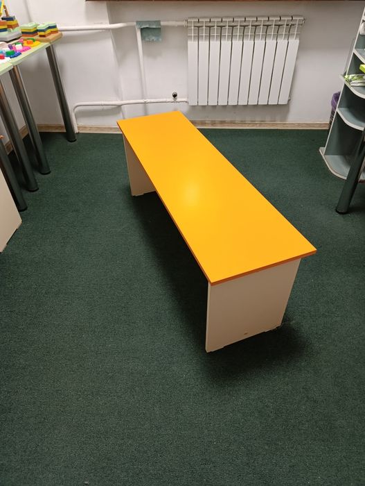 Продам столики, табуретки, скамейка, угловая полка