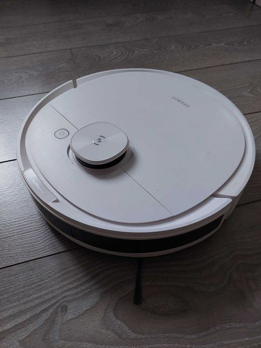 Робот-пылесос Ecovacs Deebot 8 в идеальном состоянии
