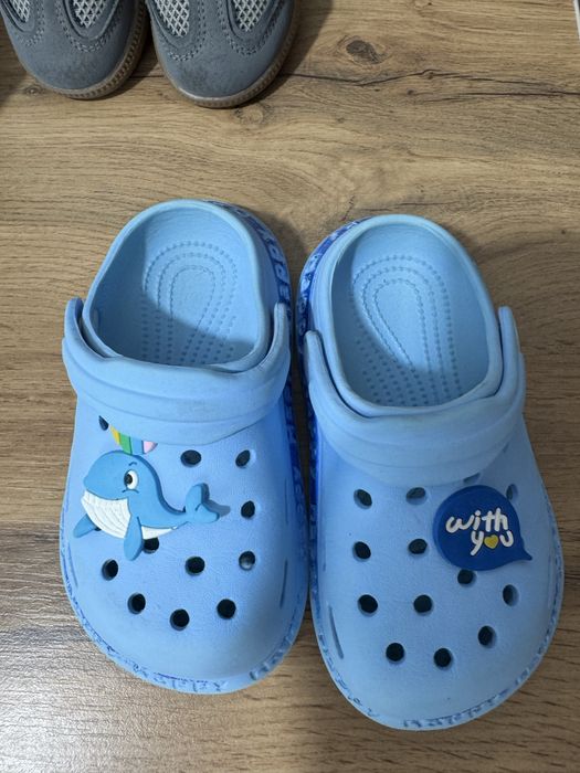 Продам детскую обувь
