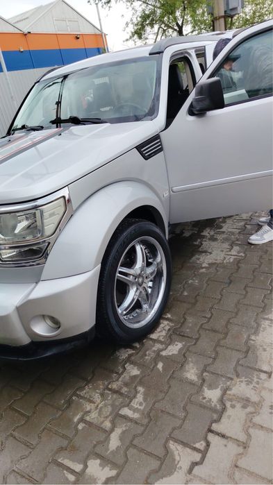 Vand masina dodge nitro