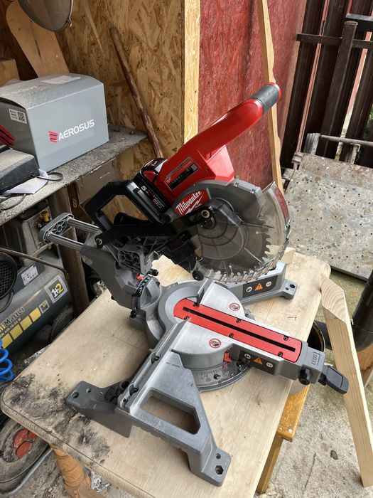 Fierastrau circular Milwaukee FMS190