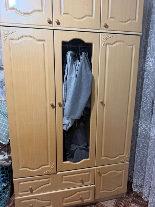 Шкаф отам даром для дома