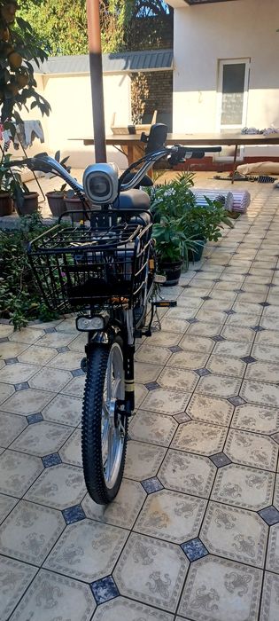 Veloskuter sotiladi srochni