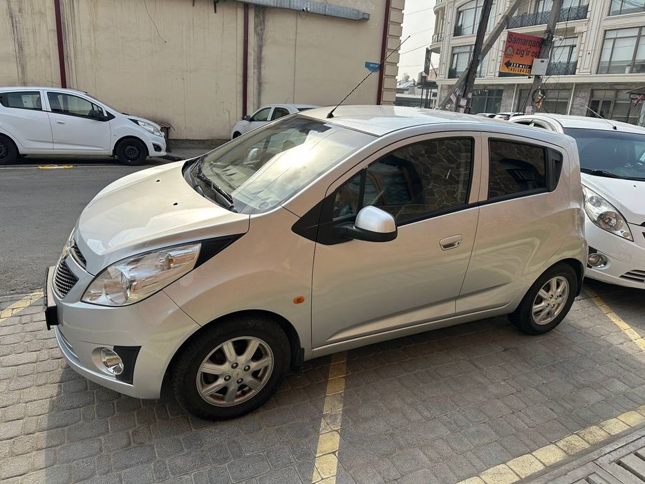 Продам Спарк 2011 года машина в хорошем состоянии