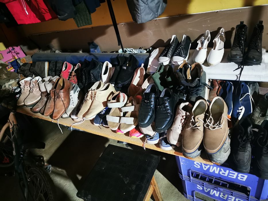 Se vinde tot ce este în poza