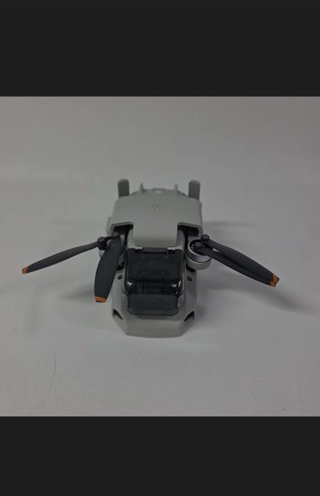 Vand Drona DJI mini 2