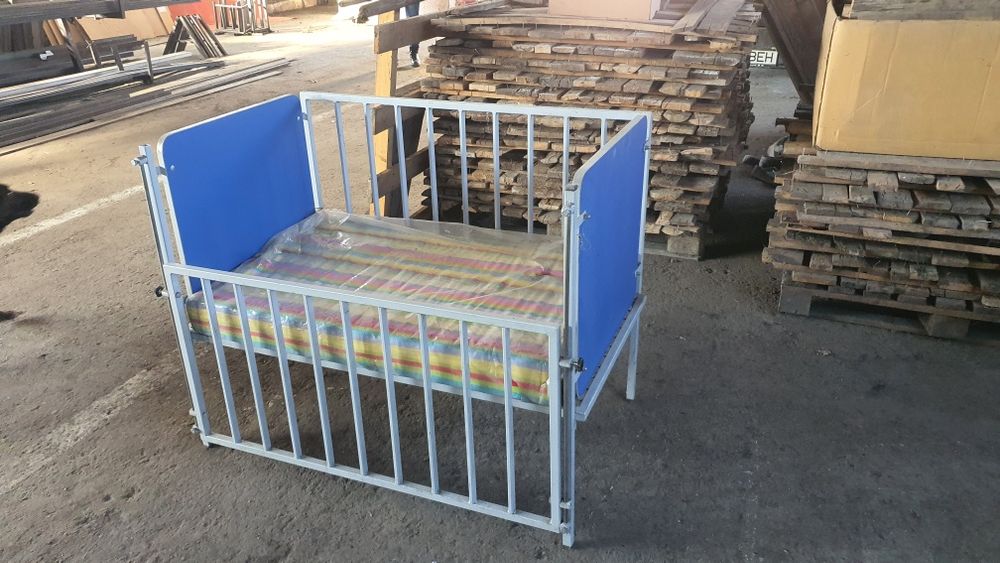 Pătuț metalic cu saltea