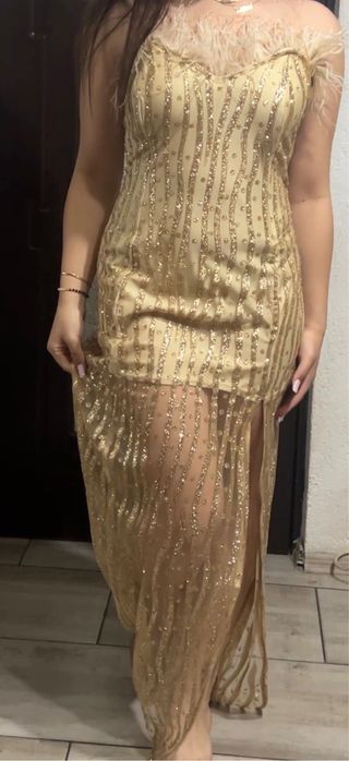 Rochie lunga , aurie , crapata pe picior