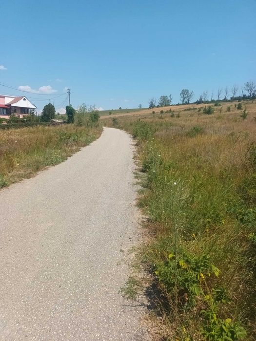 Teren intravilan +extravilan in continuarea lui