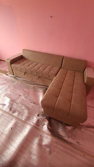 Диван срочни сотилади  яхши холатда,