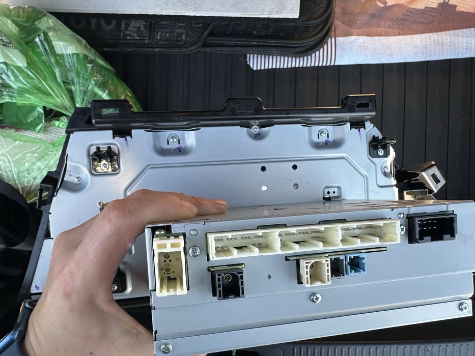 Продам магнитолу на camry 70