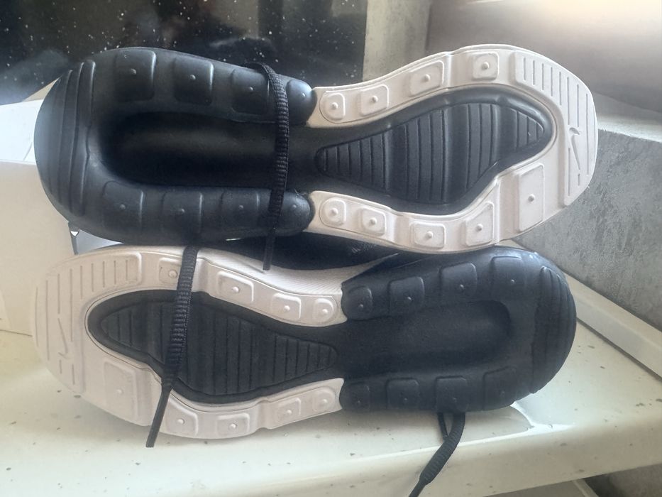 Маратонки Nike W Airmax 270