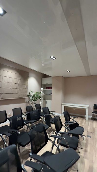 Продается готовый офис в Бизнес центре, Паркентский