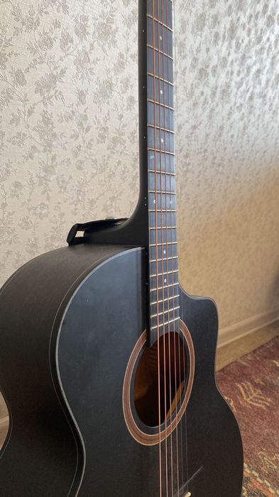 Акустическая гитара