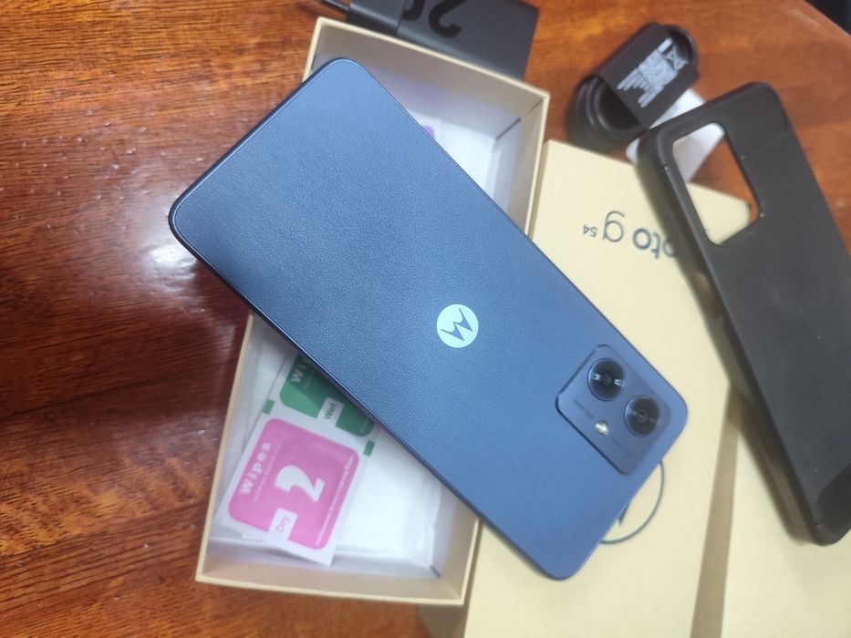 Motorola G54. RAM  12 GB.  5 G