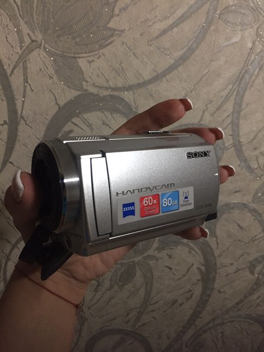 Продам видеокамеру