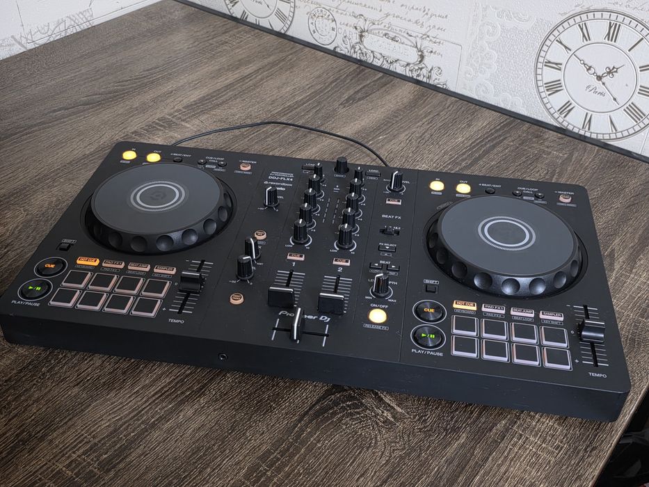 Consola DJ - Controller - Pioneer AlphaTheta DDJ FLX 4 - 2 canale - stare foarte buna