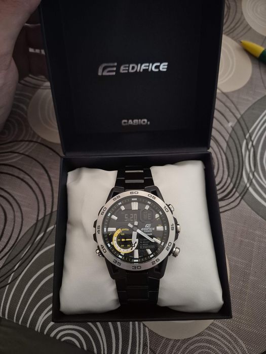Чисто нов!!! Casio edifice ECB-40 часовник