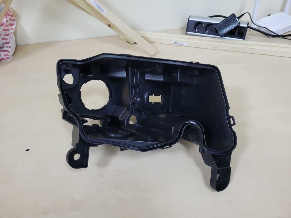 Десен корпус за фар фарове JEEP Cherokee Wk2 13-19