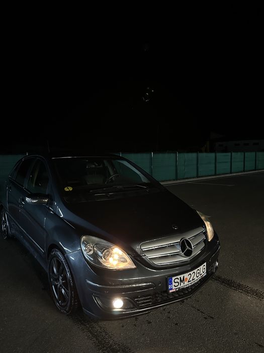 Mercedes-Benz B 200
