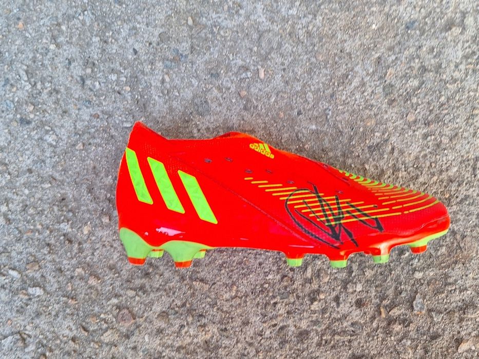 Бутонки Adidas Predator