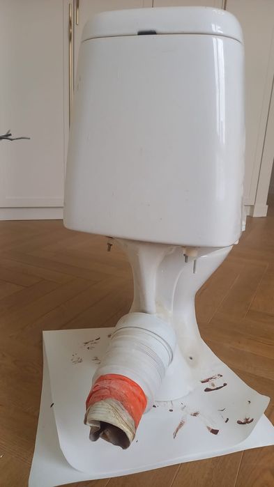 Унитаз рабочем состаяние