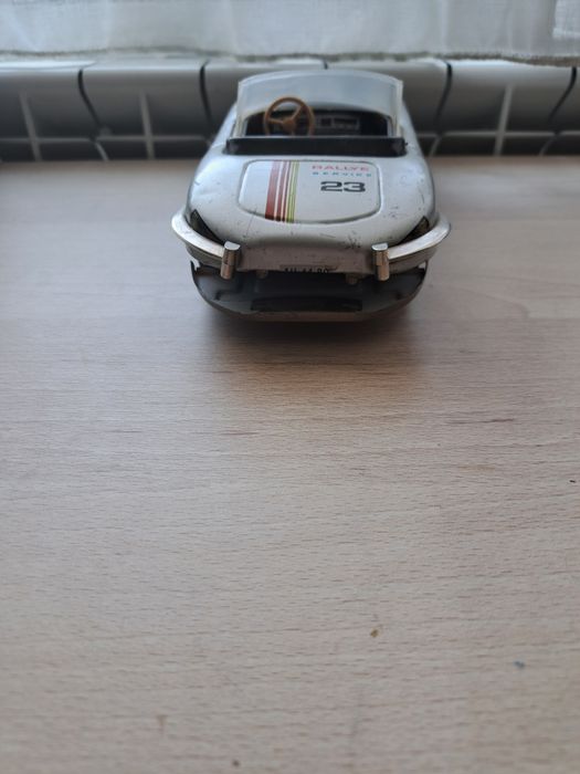 Ретро количка Jaguar