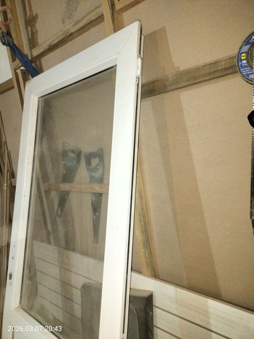 Пластиковые дверь без каркаса