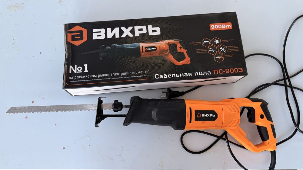 Сабельная пила ПС-900Э