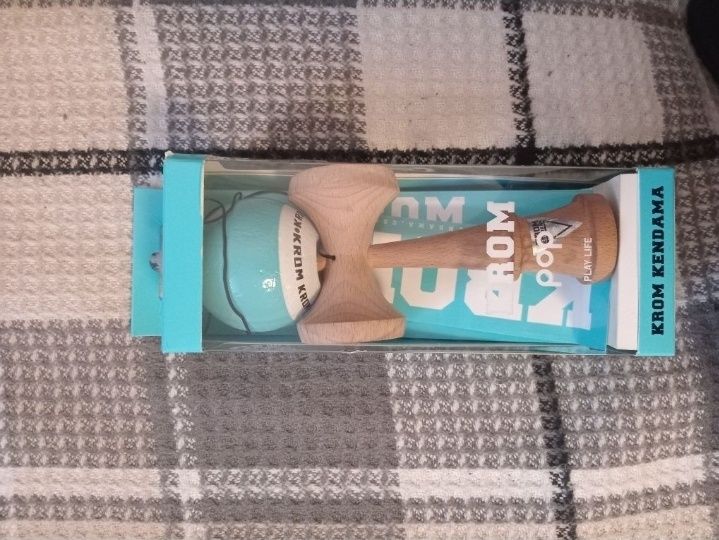 KROM POP Albastru Deschis (stare aproape noua)