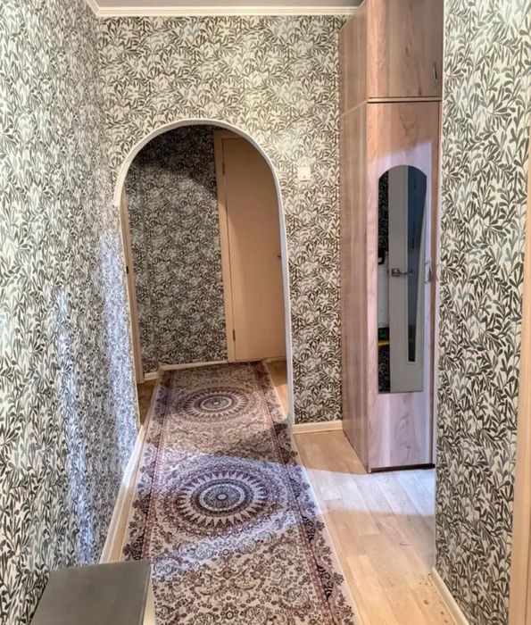 продам 2-х ком. 54кв. 3мкр. 2-этаж