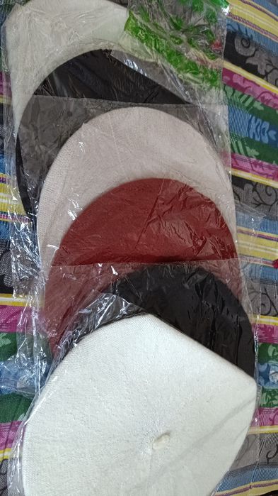 Шапки детскии и взрослых