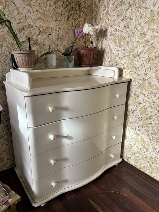 Продам срочно,Комод белый бу.